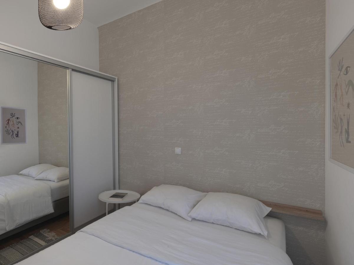 Beautiful Athenian Apartment Next To The Center Exterior foto